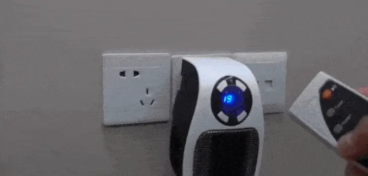 Cozy Heat Tech gif of being simple to use and portable
